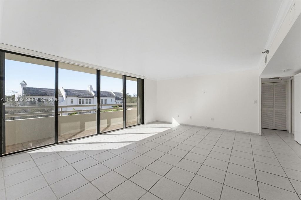 441 Valencia Ave 302, Coral Gables, FL 33134