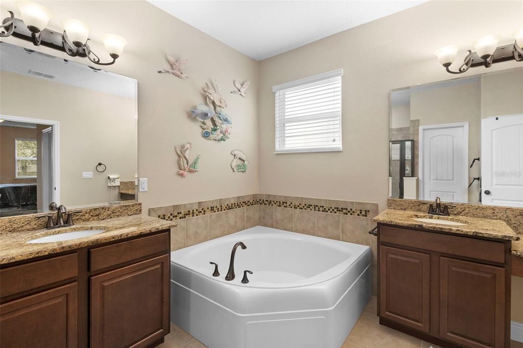 Image 10 of property listing at 1451 DAYSTAR LANE, Deltona, FL 32725
