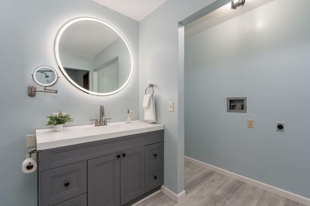 1607 Pleasant View Drive, North Mankato, MN 56003