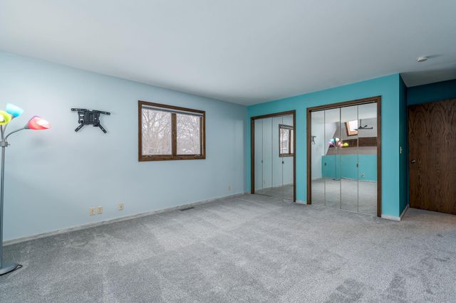 1607 Pleasant View Drive, North Mankato, MN 56003