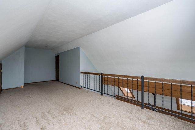 1607 Pleasant View Drive, North Mankato, MN 56003