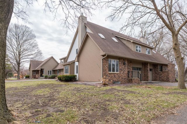 1607 Pleasant View Drive, North Mankato, MN 56003