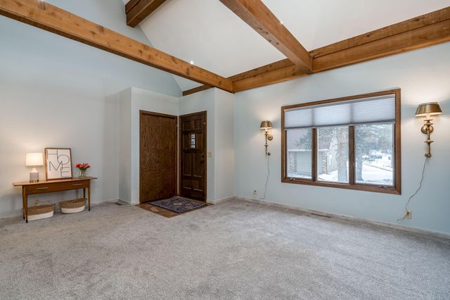 1607 Pleasant View Drive, North Mankato, MN 56003