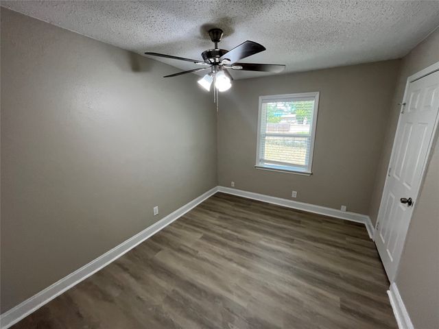 1982 Oak Hill Circle, Dallas, TX 75217