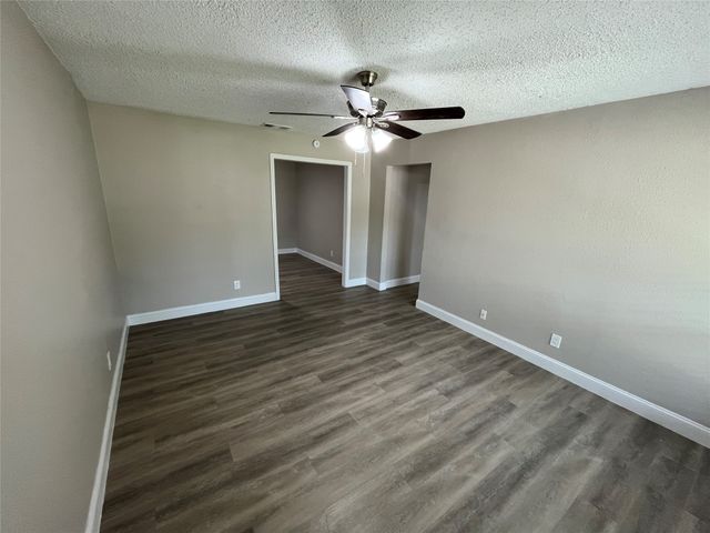1982 Oak Hill Circle, Dallas, TX 75217