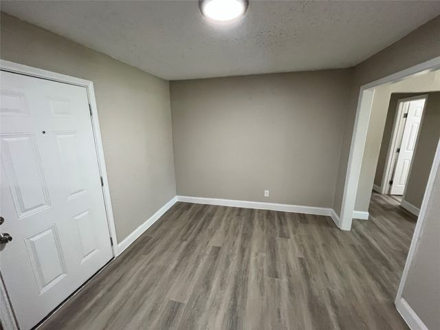 1982 Oak Hill Circle, Dallas, TX 75217