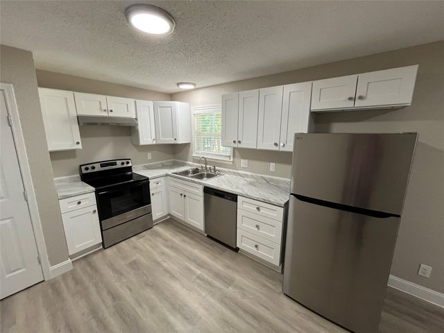 1982 Oak Hill Circle, Dallas, TX 75217