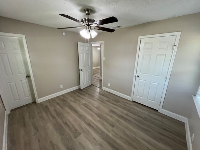 1982 Oak Hill Circle, Dallas, TX 75217