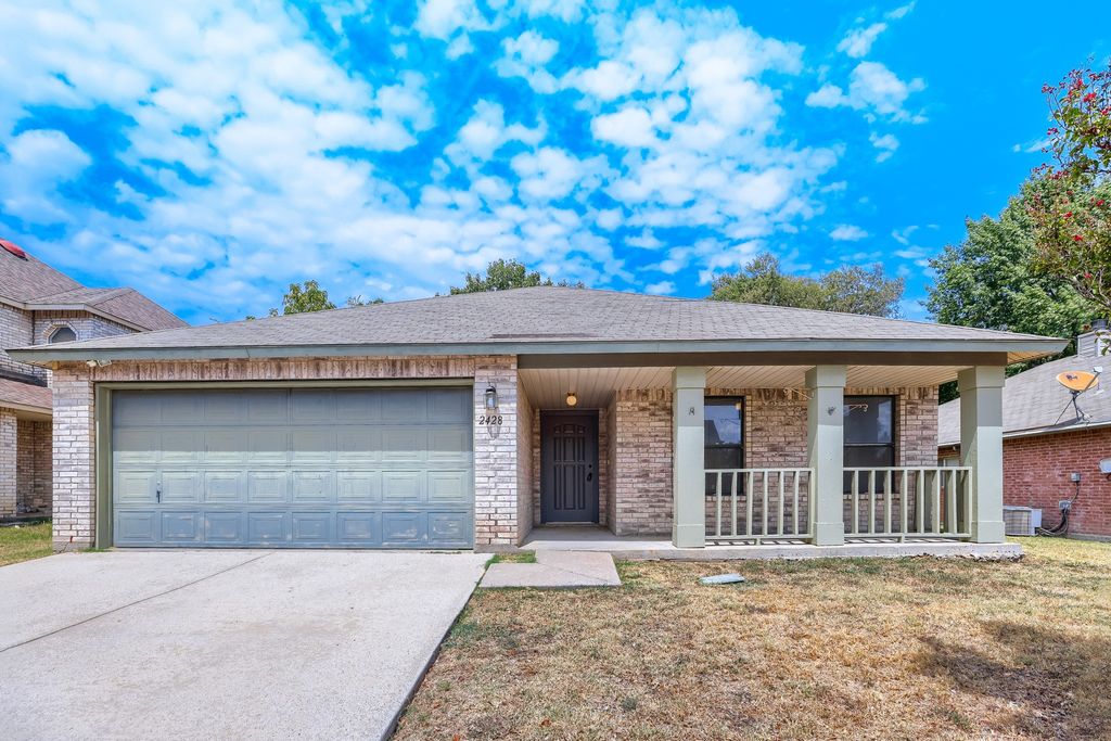 2428 Winford Drive, Grand Prairie, TX 75052 — photo 2