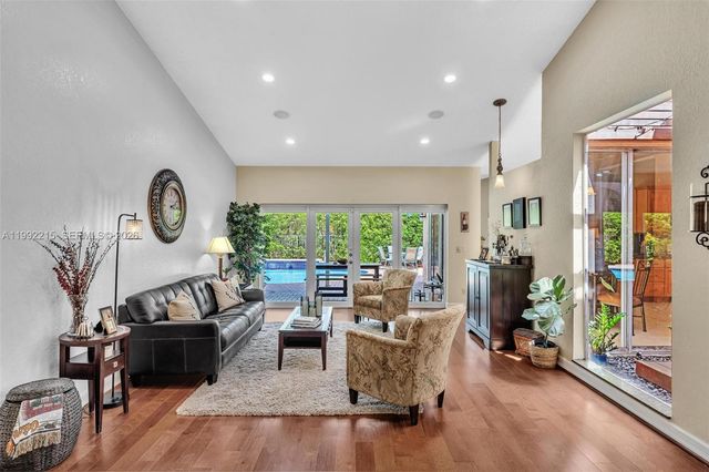 3423 Amsterdam Ave, Cooper City, FL 33026