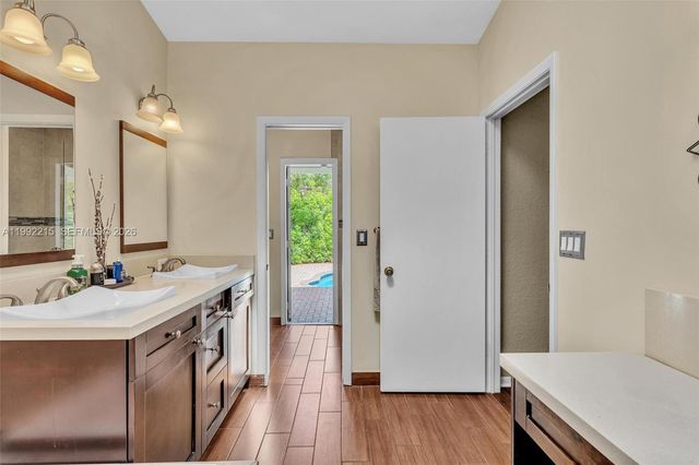 3423 Amsterdam Ave, Cooper City, FL 33026