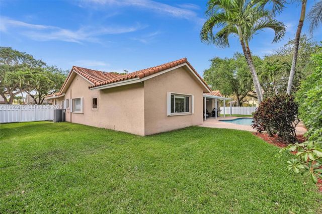 3423 Amsterdam Ave, Cooper City, FL 33026