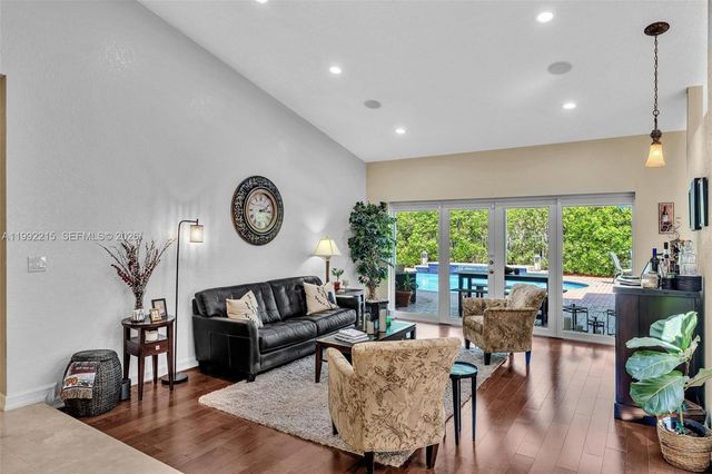 3423 Amsterdam Ave, Cooper City, FL 33026