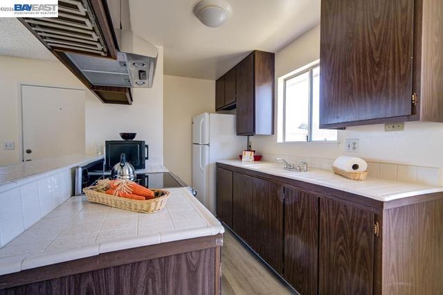 34848 Starling Drive 4, Union City, CA 94587