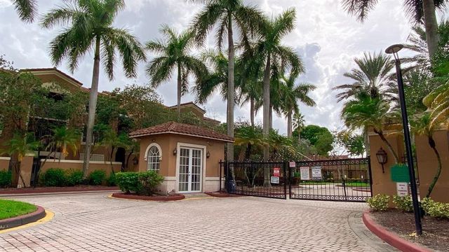 4856 N State Road 7 1304, Coconut Creek, FL 33073