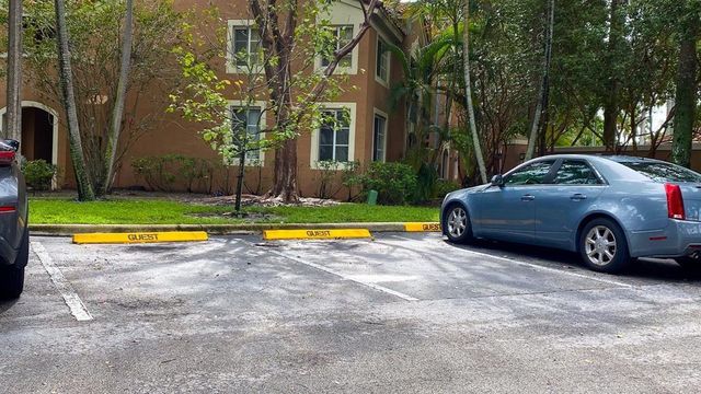 4856 N State Road 7 1304, Coconut Creek, FL 33073