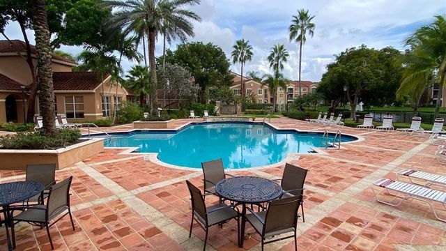 4856 N State Road 7 1304, Coconut Creek, FL 33073