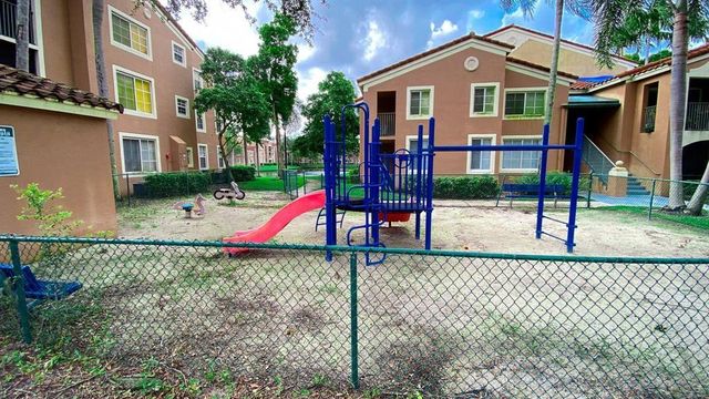 4856 N State Road 7 1304, Coconut Creek, FL 33073