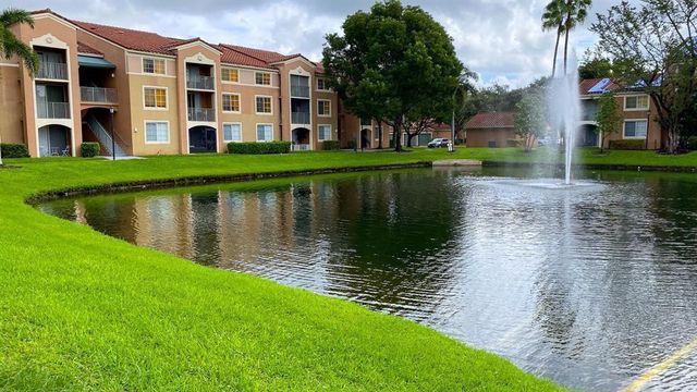 4856 N State Road 7 1304, Coconut Creek, FL 33073