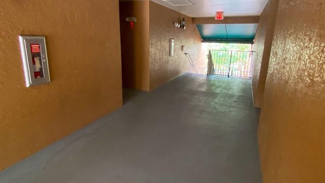 4856 N State Road 7 1304, Coconut Creek, FL 33073