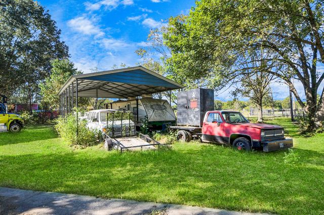 591 Hay Meadow Lane, Shepherd, TX 77371