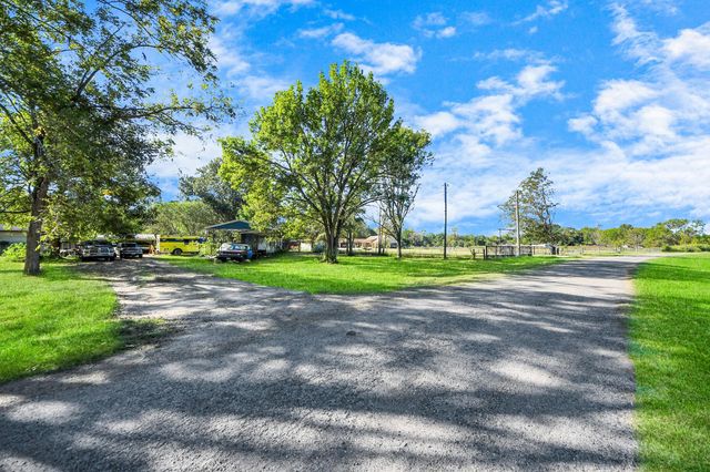 591 Hay Meadow Lane, Shepherd, TX 77371