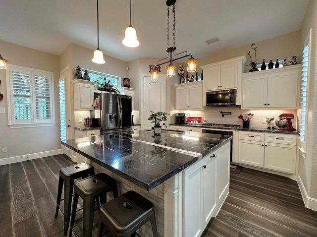 111 Benjis Place, Spring, TX 77380