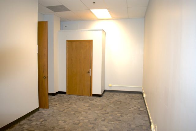 415 Washington Street 109, Waukegan, IL 60085