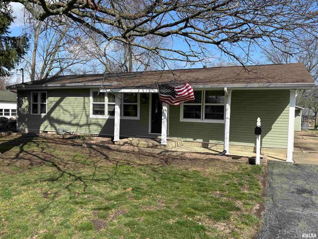 1025 W Rich Street, Taylorville, IL 62568