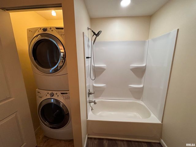 1025 W Rich Street, Taylorville, IL 62568