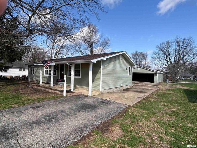 1025 W Rich Street, Taylorville, IL 62568
