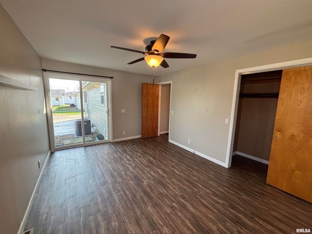 1025 W Rich Street, Taylorville, IL 62568