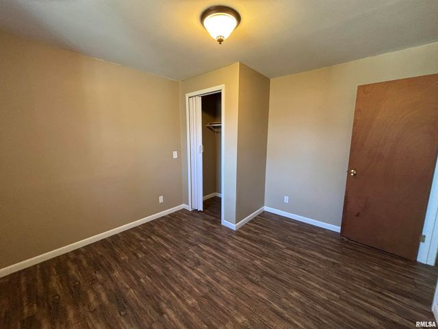 1025 W Rich Street, Taylorville, IL 62568