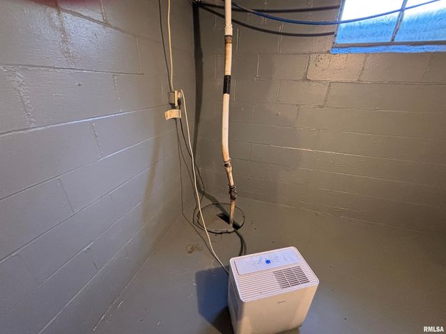 1025 W Rich Street, Taylorville, IL 62568