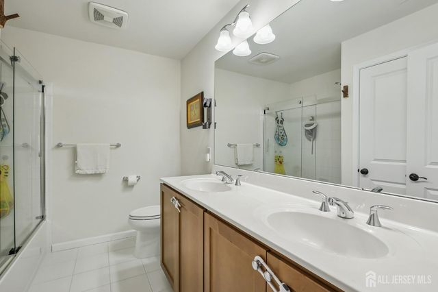 26 Wisteria Court, Monroe, NJ 08831