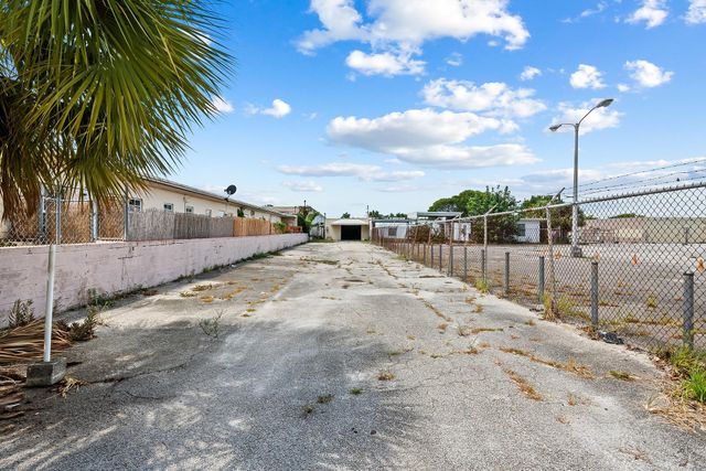 804-810 NE 4th Ave 804, 805 & 810, Fort Lauderdale, FL 33304