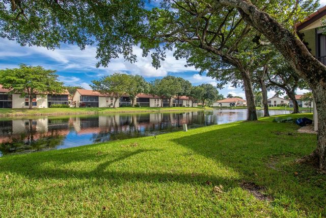 10624 Tropic Palm Avenue 202, Boynton Beach, FL 33437