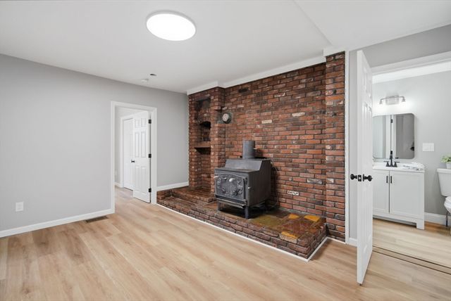 55 Fuller St, Chicopee, MA 01020