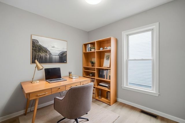 55 Fuller St, Chicopee, MA 01020