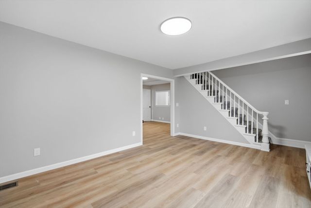 55 Fuller St, Chicopee, MA 01020
