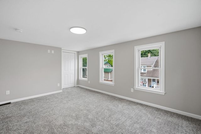 55 Fuller St, Chicopee, MA 01020