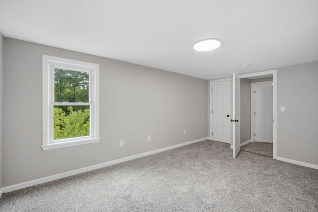 55 Fuller St, Chicopee, MA 01020