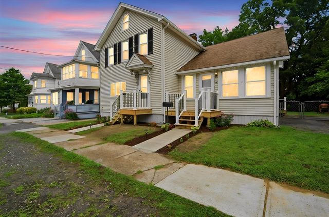 55 Fuller St, Chicopee, MA 01020