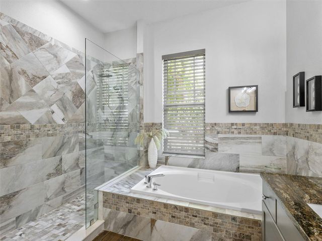 6107 KINGBIRD MANOR DRIVE, Lithia, FL 33547