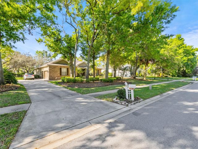 6107 KINGBIRD MANOR DRIVE, Lithia, FL 33547