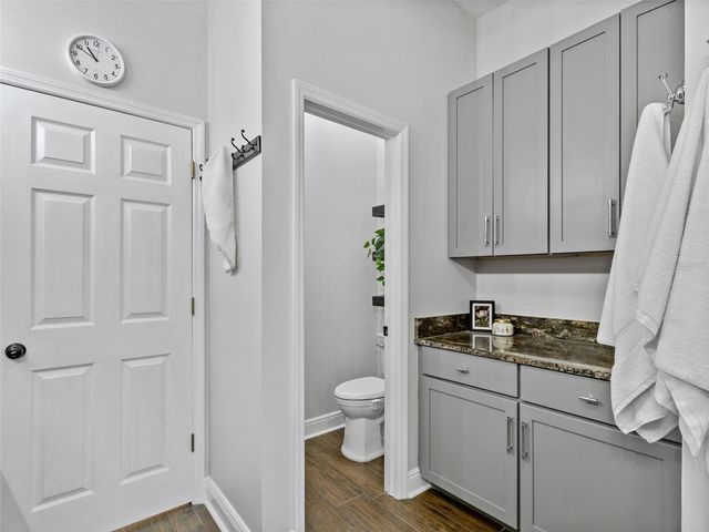 6107 KINGBIRD MANOR DRIVE, Lithia, FL 33547