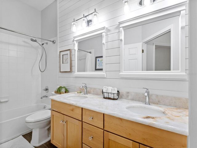 6107 KINGBIRD MANOR DRIVE, Lithia, FL 33547