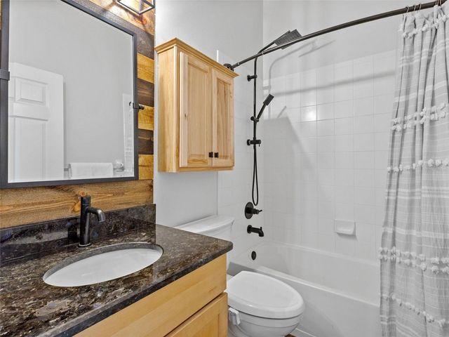 6107 KINGBIRD MANOR DRIVE, Lithia, FL 33547