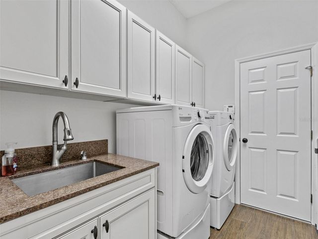 6107 KINGBIRD MANOR DRIVE, Lithia, FL 33547