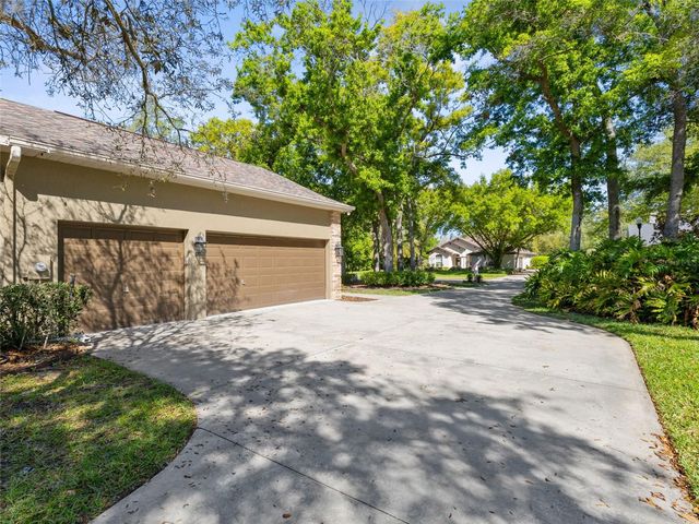 6107 KINGBIRD MANOR DRIVE, Lithia, FL 33547